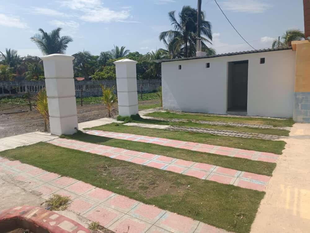 Lo De Reyes Monterrico Y Sipacate Hotel Las Quechas Luaran gambar